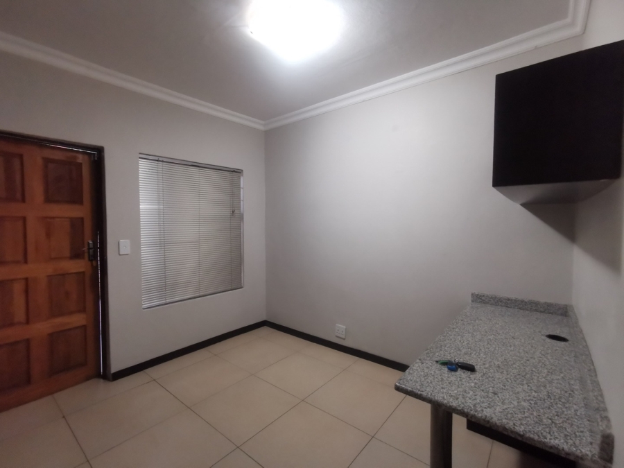 To Let 2 Bedroom Property for Rent in Bult South North West